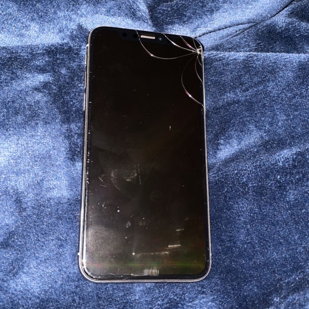 iPhone X - Picture 2 of 6